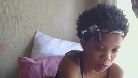 Snapshot of badkittylilyx chatting on 09-20-25, 08:37 Lily online show from 09-20-25, 08:37