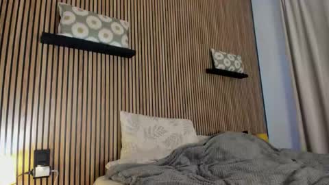 Name online show from 11-18-25, 03:05