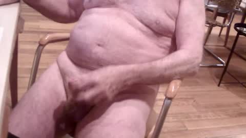 Snapshot of bagnolet8 chatting on 02-16-25, 06:21 monsieur online show from 02-16-25, 06:21