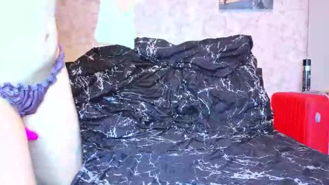 holly online show from 12-02-25, 03:40