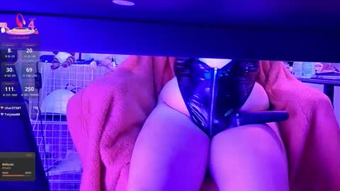 Snapshot of baileymonarch chatting on 02-20-26, 02:30 Bailey online show from 02-20-26, 02:30