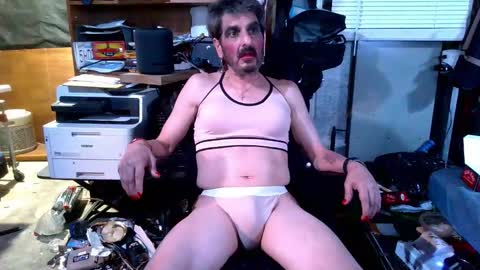 Snapshot of balddickstroking chatting on 10-09-25, 08:12 balddickstroking online show from 10-09-25, 08:12