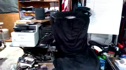 Snapshot of balddickstroking chatting on 10-29-25, 06:48 balddickstroking online show from 10-29-25, 06:48