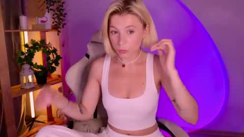 Elly online show from 06-21-26, 02:47