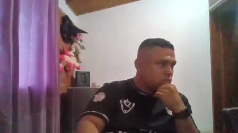 Snapshot of balomil chatting on 01-12-25, 11:04 balomil online show from 01-12-25, 11:04