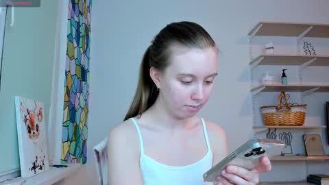 Kira online show from 10-16-25, 05:03