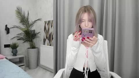 Vivian online show from 09-24-25, 09:56