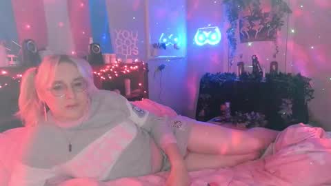 Bambi Sparkles TS online show from 02-19-25, 01:06