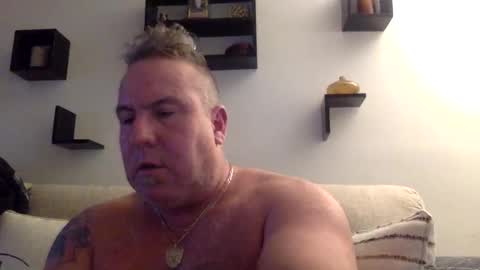 banana5289 online show from 01-14-25, 08:15