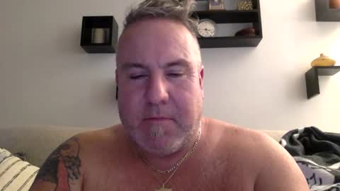 banana5289 online show from 02-03-25, 08:24