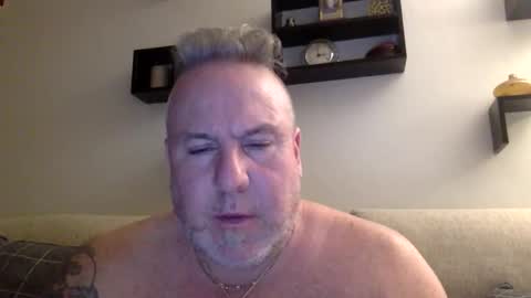 Snapshot of banana5289 chatting on 02-14-26, 02:08 banana5289 online show from 02-14-26, 02:08