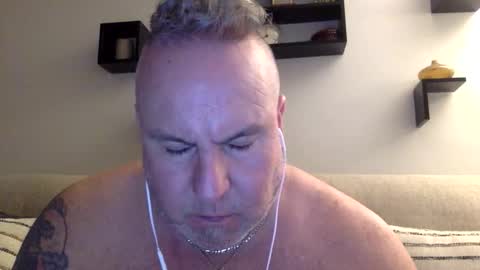 Snapshot of banana5289 chatting on 03-16-26, 01:04 banana5289 online show from 03-16-26, 01:04