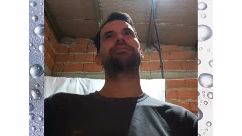Snapshot of banana_argen_15 chatting on 12-15-24, 01:35 Ezequiel online show from 12-15-24, 01:35