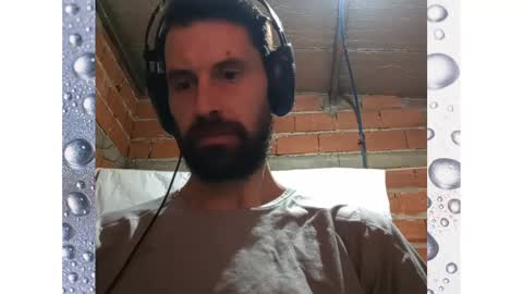 Snapshot of banana_argen_15 chatting on 01-12-25, 04:21 Ezequiel online show from 01-12-25, 04:21