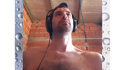 Snapshot of banana_argen_15 chatting on 01-22-25, 04:23 Ezequiel online show from 01-22-25, 04:23
