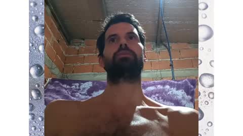 Snapshot of banana_argen_15 chatting on 02-17-25, 01:25 Ezequiel online show from 02-17-25, 01:25