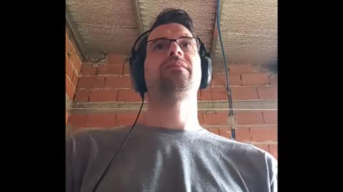 Ezequiel online show from 10-23-25, 04:06