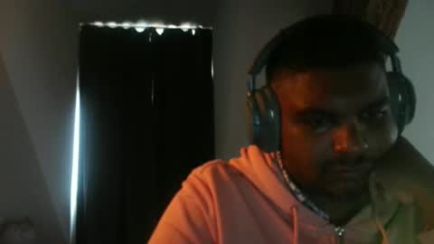 Snapshot of bandusrilanka200 chatting on 10-19-25, 10:49 bandusrilanka200 online show from 10-19-25, 10:49