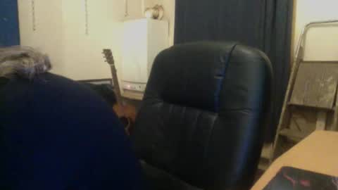 Snapshot of bangintoleather chatting on 11-02-25, 03:09 bangintoleather online show from 11-02-25, 03:09