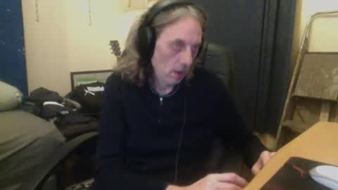 Snapshot of bangintoleather chatting on 11-11-25, 04:01 bangintoleather online show from 11-11-25, 04:01