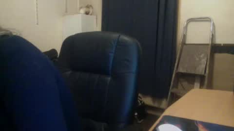 Snapshot of bangintoleather chatting on 12-05-25, 02:42 bangintoleather online show from 12-05-25, 02:42