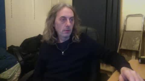 Snapshot of bangintoleather chatting on 01-15-26, 03:00 bangintoleather online show from 01-15-26, 03:00