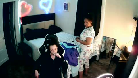 Snapshot of bankrollbarbies444 chatting on 04-06-26, 04:43 bankrollbarbies444 online show from 04-06-26, 04:43