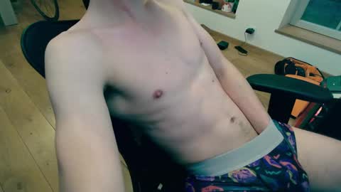 Snapshot of banzal chatting on 02-25-25, 03:16 banzak online show from 02-25-25, 03:16