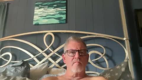 bapeter218 online show from 12-19-25, 05:53