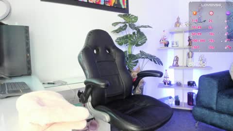 Gabi  online show from 12-23-24, 01:51