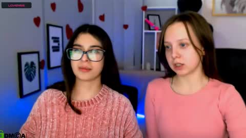 Snapshot of barbara_meow_ chatting on 02-19-25, 02:33 Barbara online show from 02-19-25, 02:33