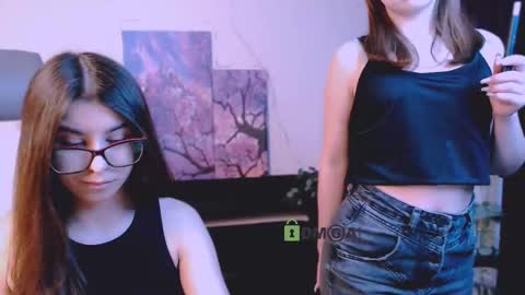 Snapshot of barbara_meow_ chatting on 02-25-25, 10:47 Barbara online show from 02-25-25, 10:47