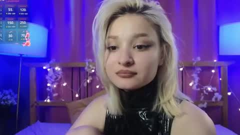 Snapshot of barbarafinch chatting on 07-13-26, 07:33 Barbara online show from 07-13-26, 07:33