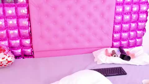 Barbie Hills online show from 02-14-25, 07:44