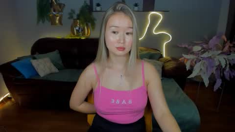 Snapshot of barbaramiles chatting on 09-18-25, 11:34 Barbara online show from 09-18-25, 11:34