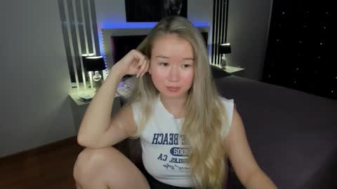 Snapshot of barbaramiles chatting on 09-25-25, 11:47 Barbara online show from 09-25-25, 11:47