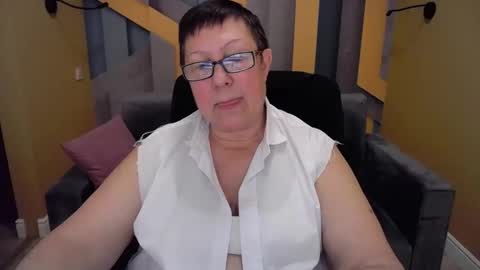 Snapshot of barbaraturners chatting on 01-06-25, 12:37 barbaraturners online show from 01-06-25, 12:37