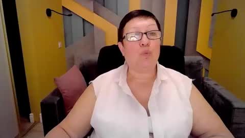 Snapshot of barbaraturners chatting on 02-10-25, 12:30 barbaraturners online show from 02-10-25, 12:30