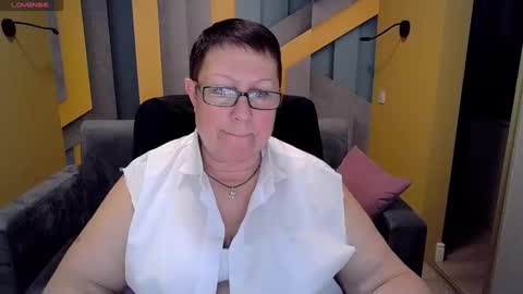 Snapshot of barbaraturners chatting on 03-08-25, 01:06 barbaraturners online show from 03-08-25, 01:06