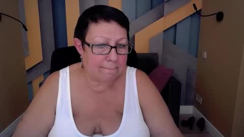 Snapshot of barbaraturners chatting on 10-13-25, 07:03 barbaraturners online show from 10-13-25, 07:03