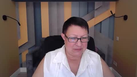 Snapshot of barbaraturners chatting on 10-31-25, 09:38 barbaraturners online show from 10-31-25, 09:38