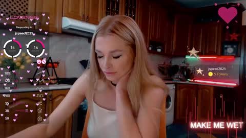 Snapshot of barbie_kiss1 chatting on 01-15-25, 04:15 barbie online show from 01-15-25, 04:15