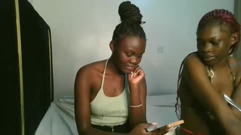 Snapshot of barbie_queen2 chatting on 09-17-25, 01:46 queen online show from 09-17-25, 01:46