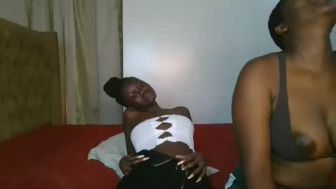 Snapshot of barbie_queen2 chatting on 09-20-25, 02:51 queen online show from 09-20-25, 02:51