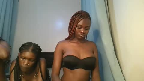 Snapshot of barbie_queen2 chatting on 12-05-25, 12:19 queen online show from 12-05-25, 12:19