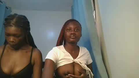 Snapshot of barbie_queen2 chatting on 12-15-25, 09:46 queen online show from 12-15-25, 09:46