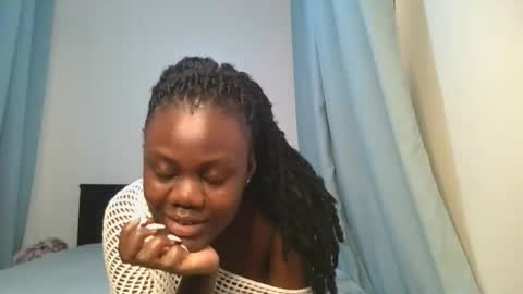 Snapshot of barbie_queen2 chatting on 01-14-26, 11:05 queen online show from 01-14-26, 11:05