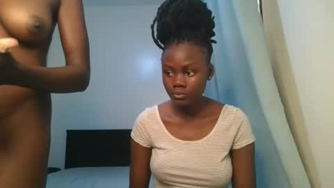 Snapshot of barbie_queen2 chatting on 01-16-26, 12:09 queen online show from 01-16-26, 12:09