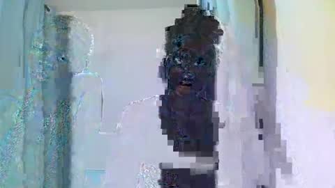 Snapshot of barbie_queen2 chatting on 01-17-26, 12:37 queen online show from 01-17-26, 12:37