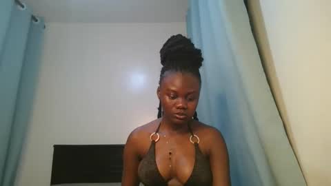 Snapshot of barbie_queen2 chatting on 01-31-26, 07:56 queen online show from 01-31-26, 07:56